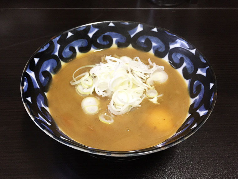 アール・シー・フードパック-和風カレー仕立てのうどんスープ