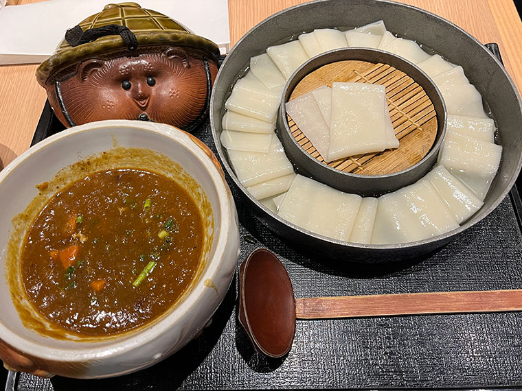 五代目 花山うどん 銀座店　鶏だし南極カレーつけ