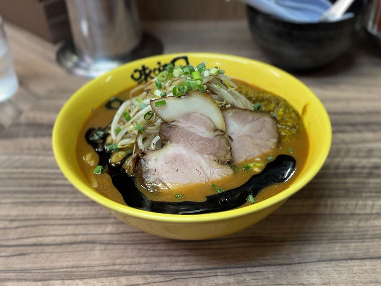 味噌屋八郎商店　味噌カレーラーメン