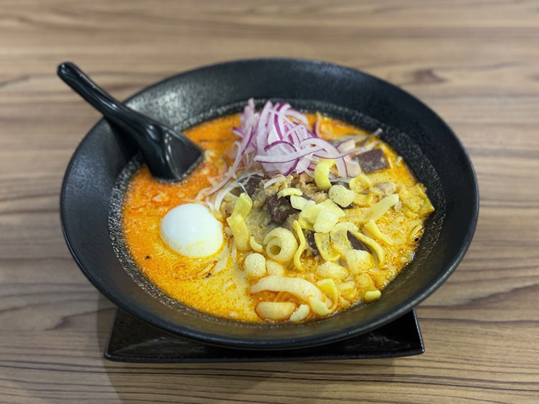 YARMANYA ASIA KITCHEN オンノカウスェー