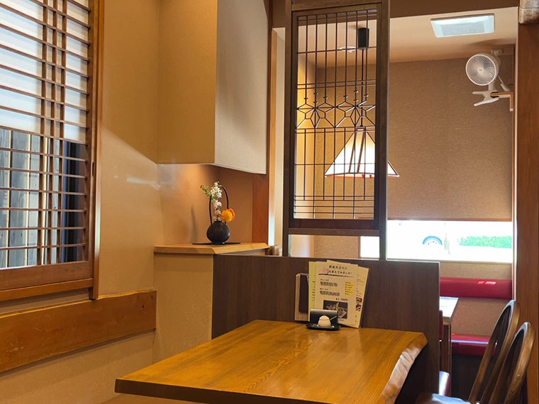 幸町 満留賀 店内